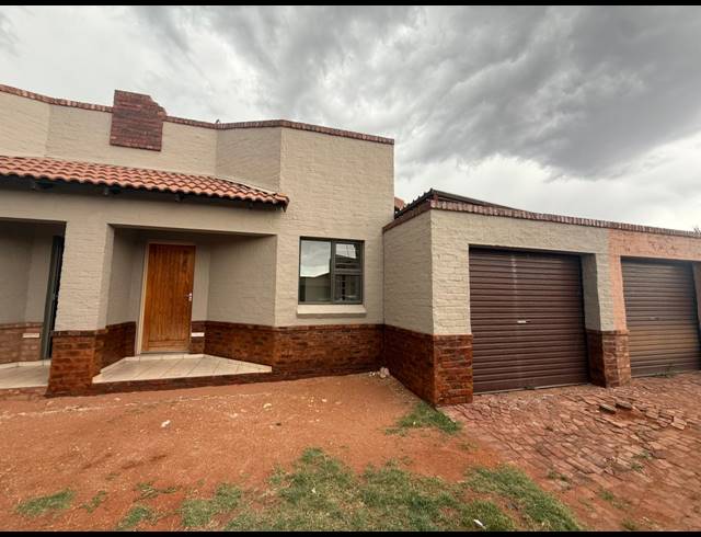2 BEDROOM HOUSE FOR SALE IN KATHU